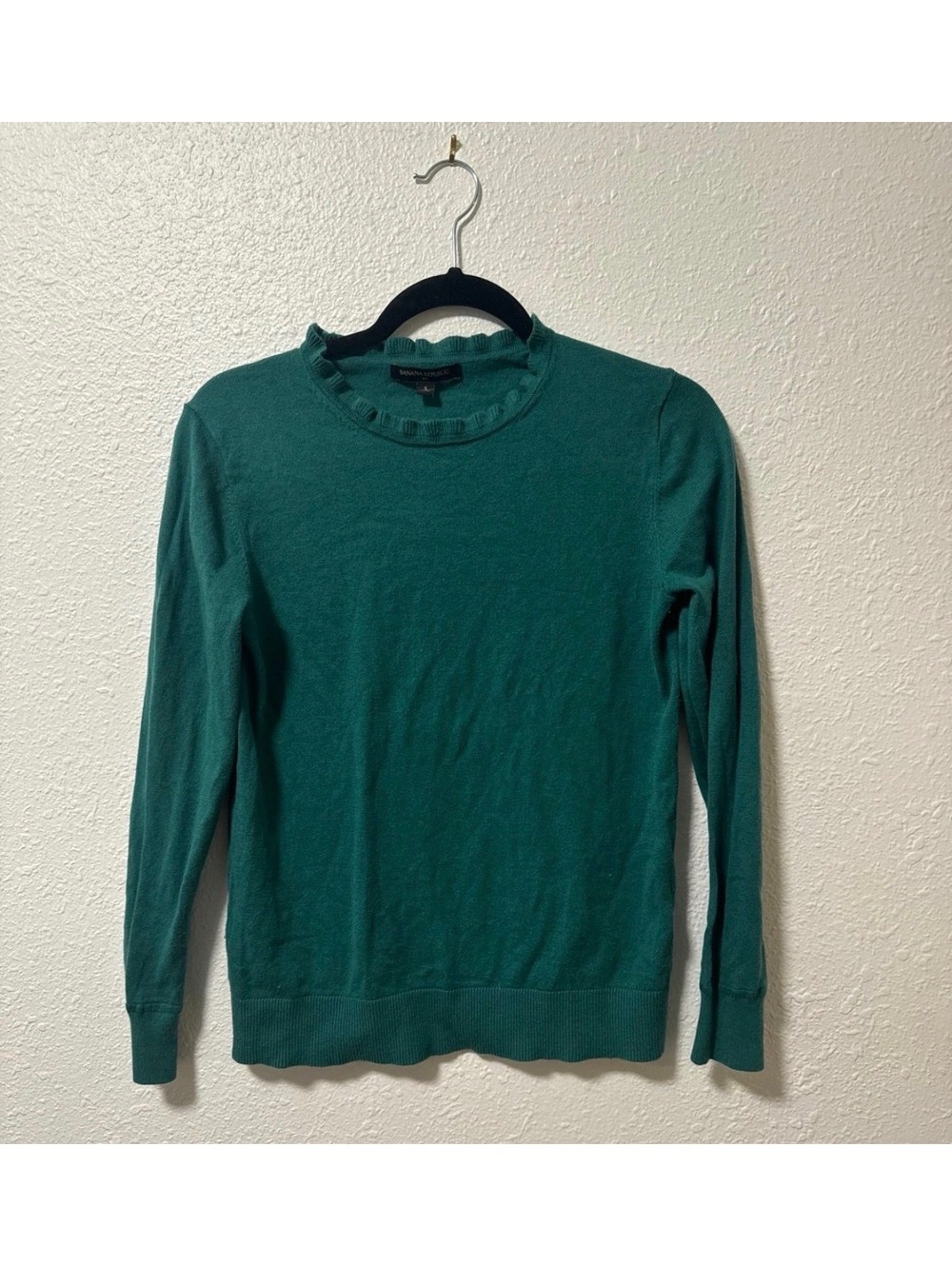 Banana republic green/ realist small fitted cozy sweater